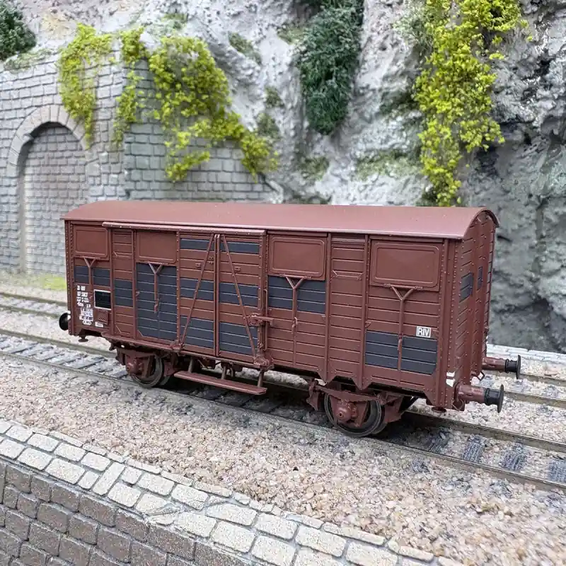 Wagon OCEM couvert, Gms, 2 essieux, SNCF, Ep. IVa - LSMODELS 31303 - HO 1/87 Populaire