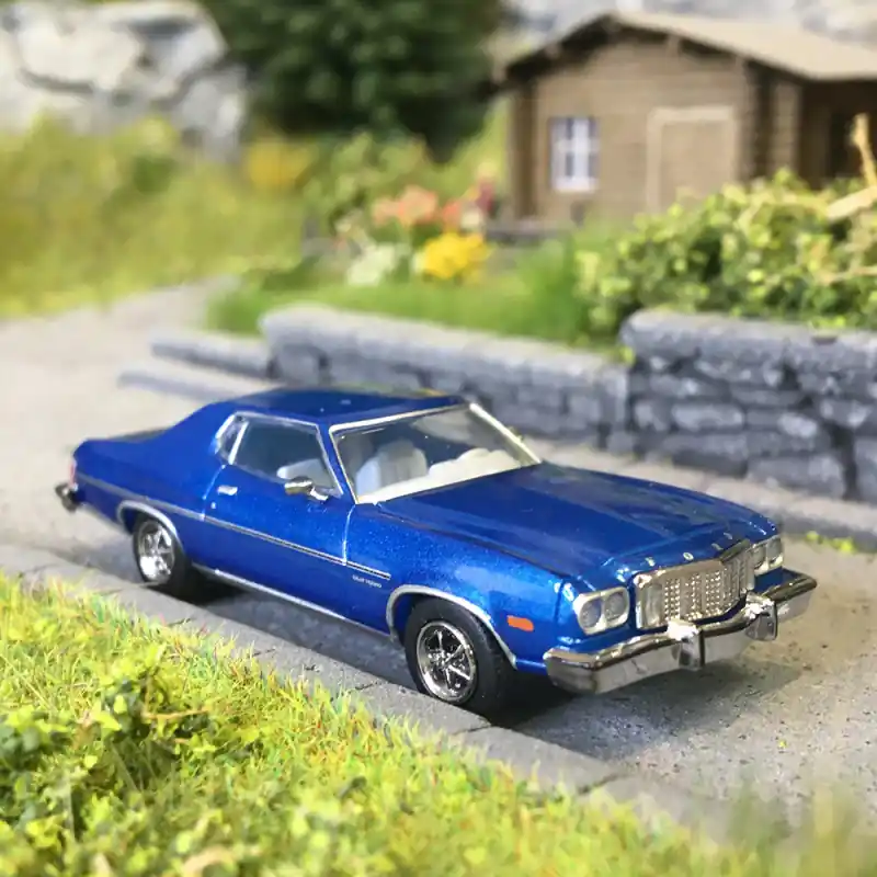 Dernière Chance Ford Gran Torino, bleu, 1976 - BREKINA 19736 - HO 1/87