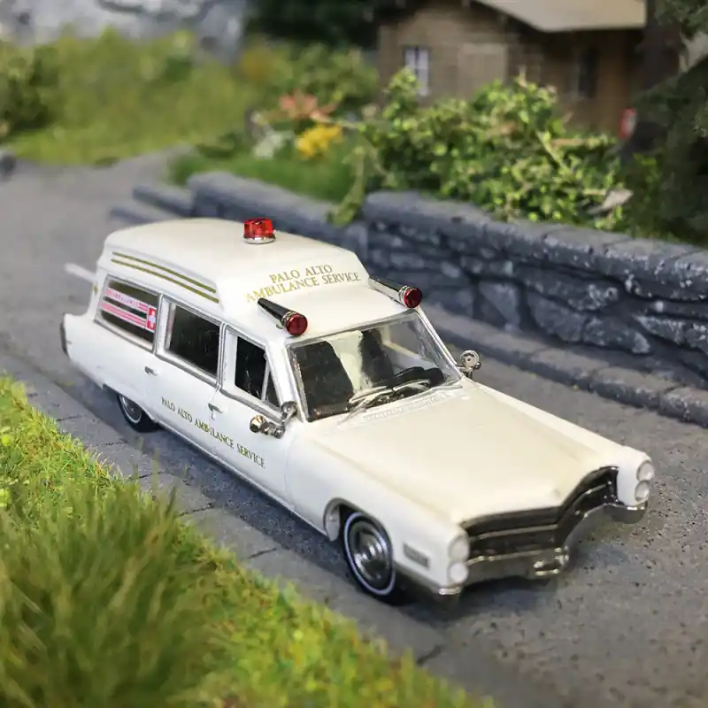 Cadillac Miller Meteor, ambulance de Palo Alto, 1966 - BREKINA 19778 - HO 1/87 Pas Cher