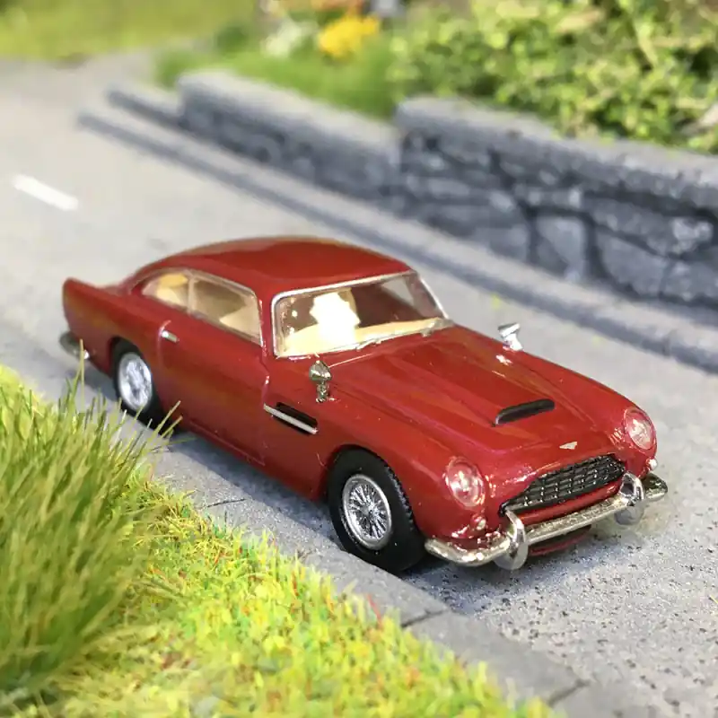 Top Vente Aston Martin DB5 coupé, rouge foncé métallisé, 1964 - BREKINA 15233 - HO 1/87