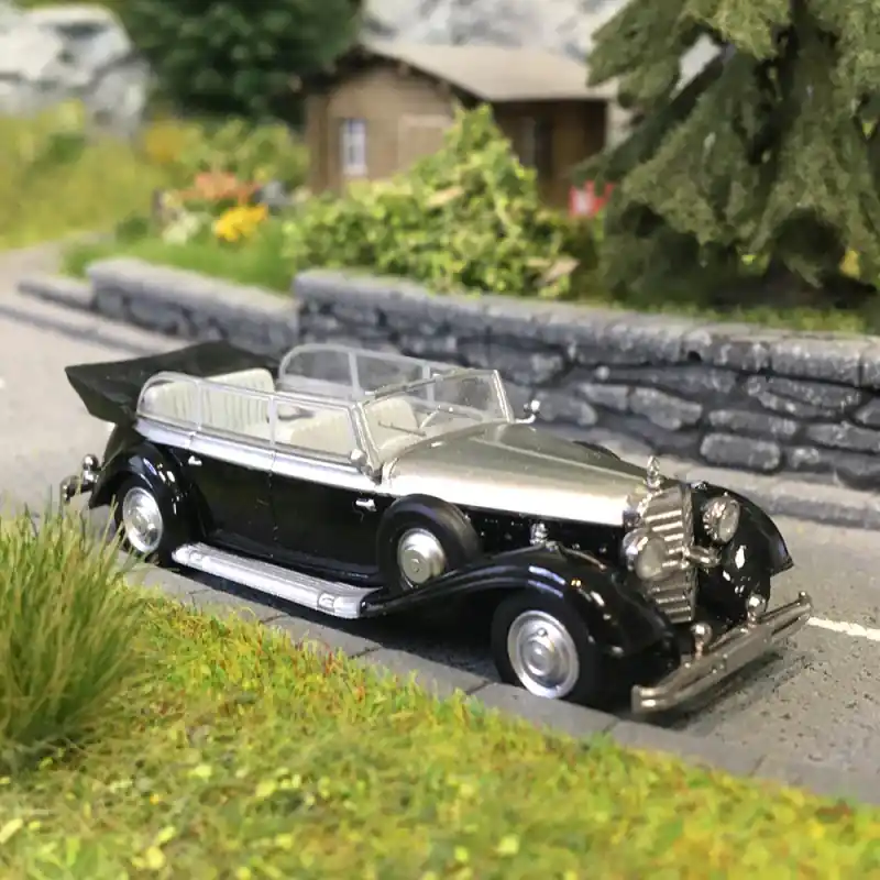 Commander Maintenant Mercedes Benz 770K cabriolet, noire / gris argent, de Erik Charell, 1938 - BREKINA 21059 - HO 1/87