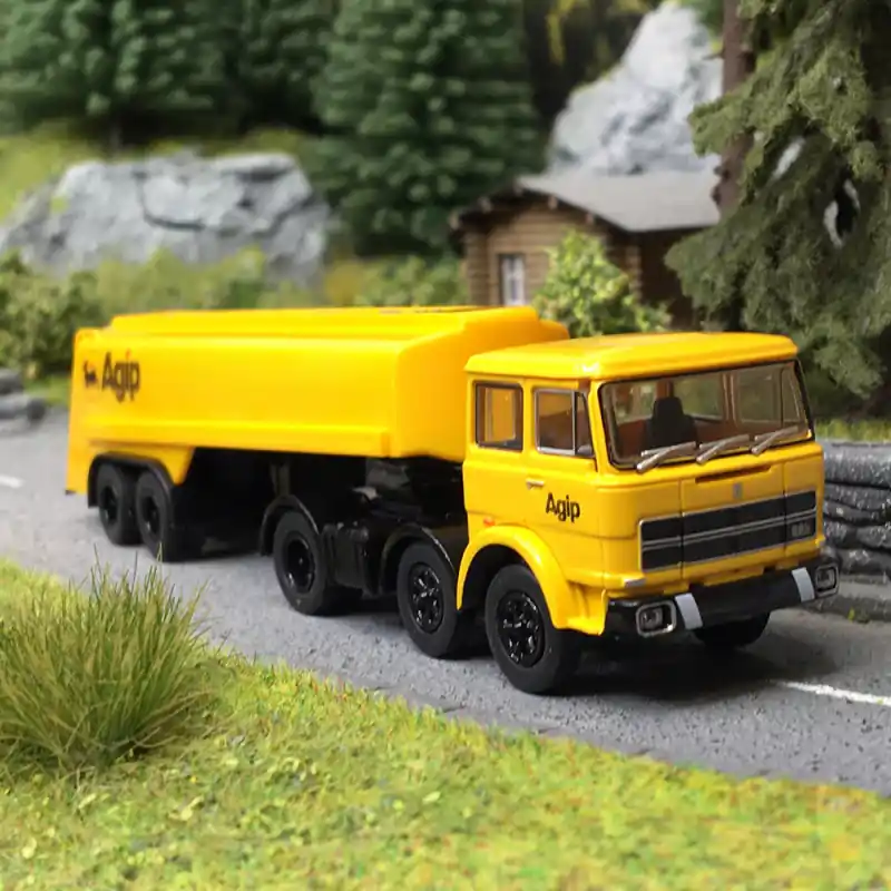 Marque Fiat 691T Tank-SZ "Agip", plateau à ridelle, gris et noir - Brekina 58584 - HO 1/87