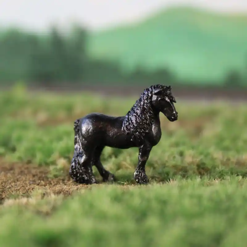1 cheval de trait, frison noir - VAN PETEGEM SCENARY HP012 - HO 1/87 Expédition Rapide