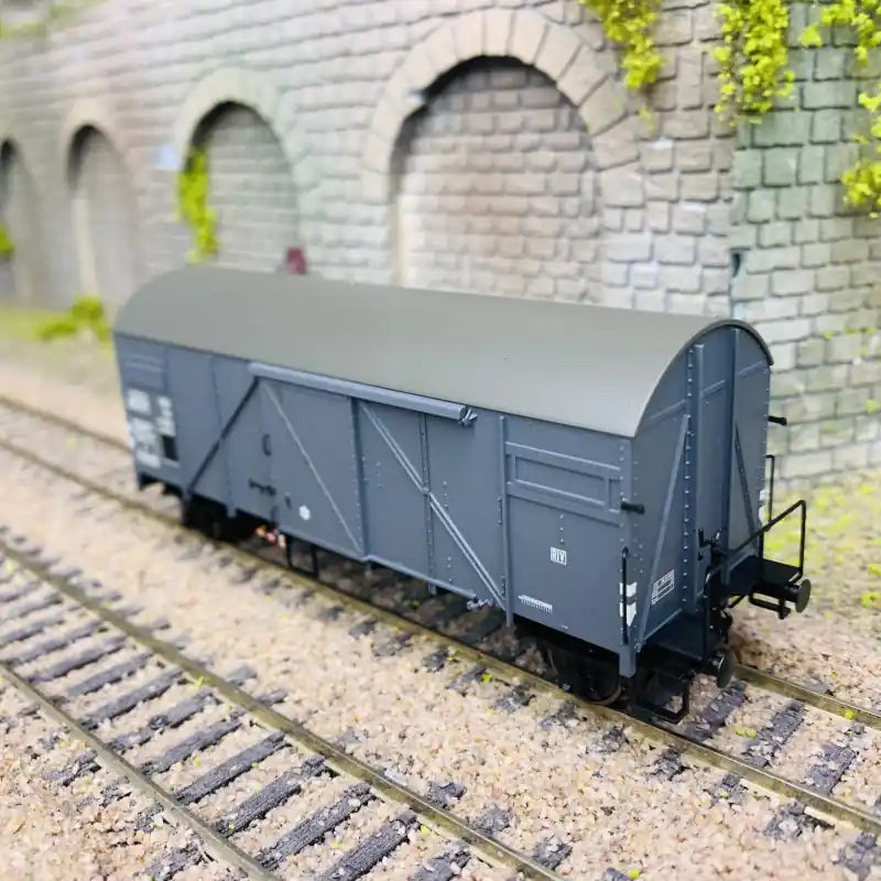 Wagon couvert 2 essieux type KF, "Europ", Sncf, Ep III - BRAWA 50730 - HO 1/87 Nouveauté