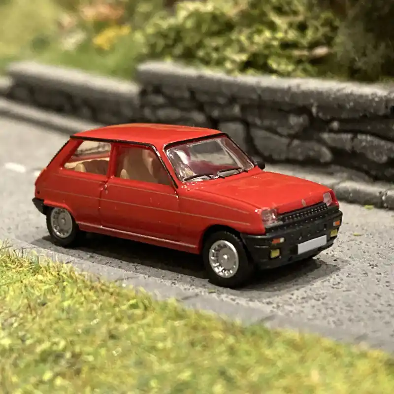 Dernier Modèle Renault 5 Alpine turbo rouge 1982 - SAI / PCX87 7229 - 1/87