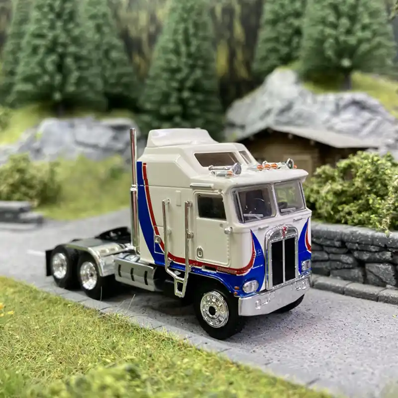 Petit Prix Camion Kenworth K100 Aerodyne 100, Blanc Bleu Rouge - BREKINA 85731 - HO 1/87
