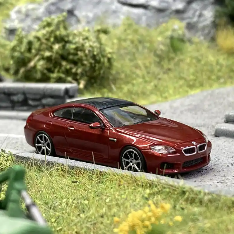 BMW M6 coupé 2015 Rouge cuivré métal / Carbone - MINICHAMPS 870 027301 - HO 1/87 Expédition Rapide