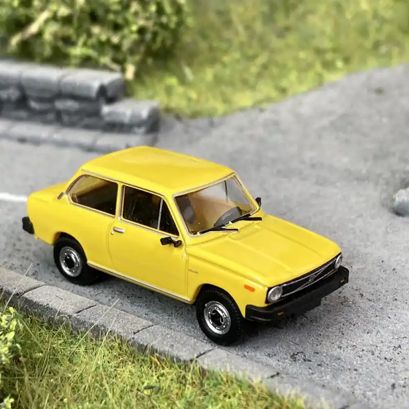Volvo 66 jaune -HO 1/87-BREKINA 27602 Commander Maintenant