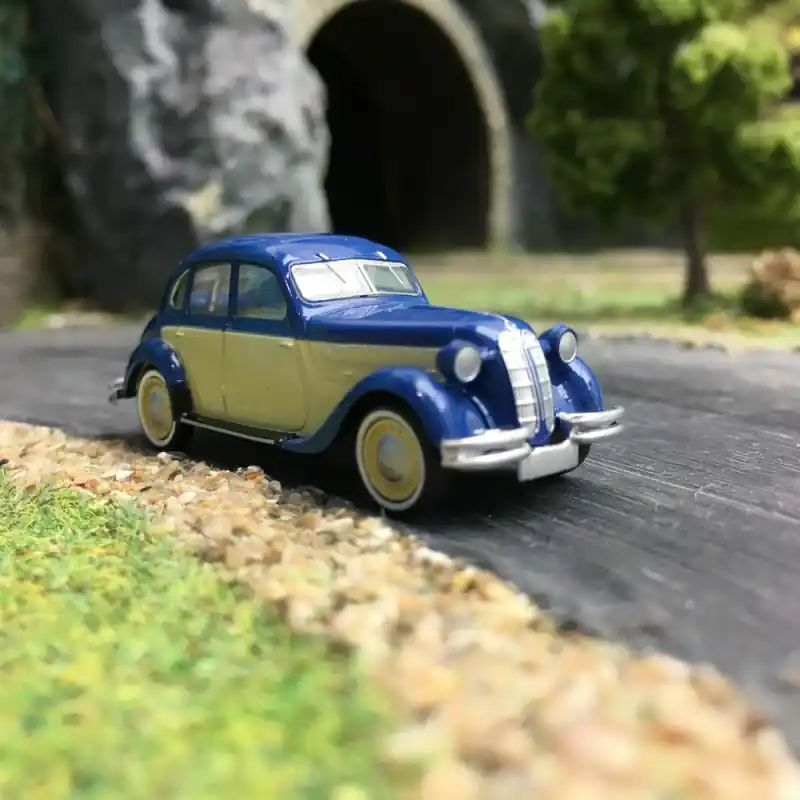 Nouvel Arrivage BMW 326 bleu/beige-HO 1/87-BREKINA 24559